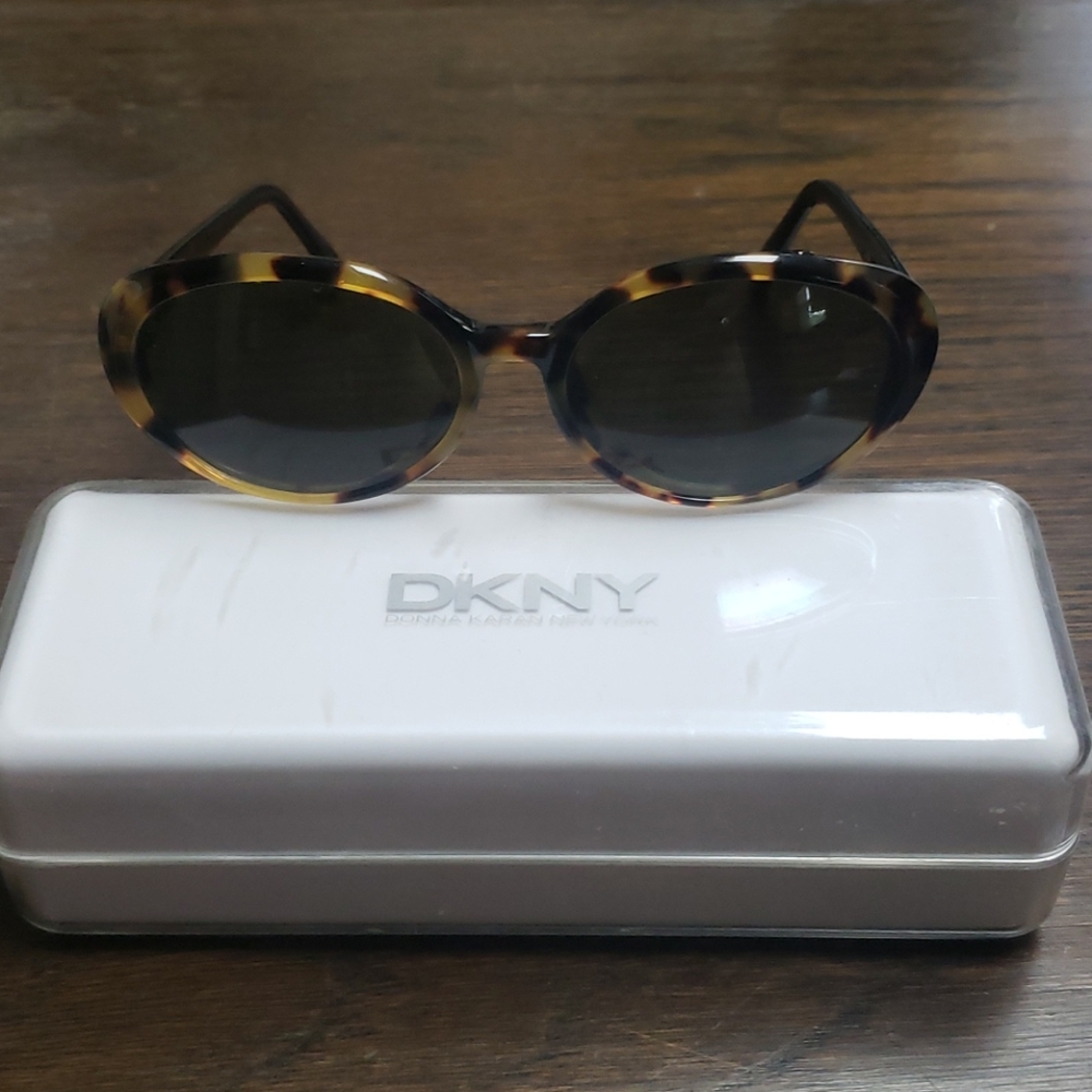 DKNY tortoise shell vintage sunglasses